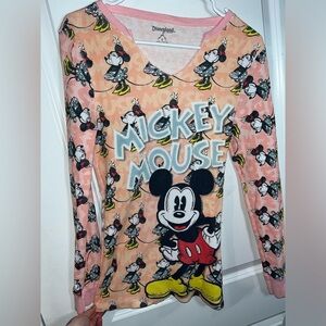 Disney Disneyland Resort Waffle Knit Long Sleeve V Cut Mickey Minnie Design Top